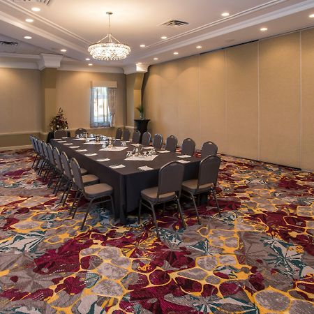 Holiday Inn Conference Centre Edmonton South By Ihg Bagian luar foto
