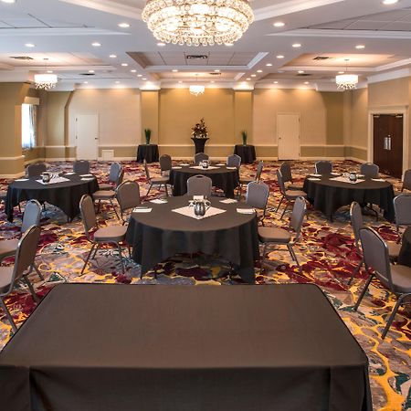 Holiday Inn Conference Centre Edmonton South By Ihg Bagian luar foto