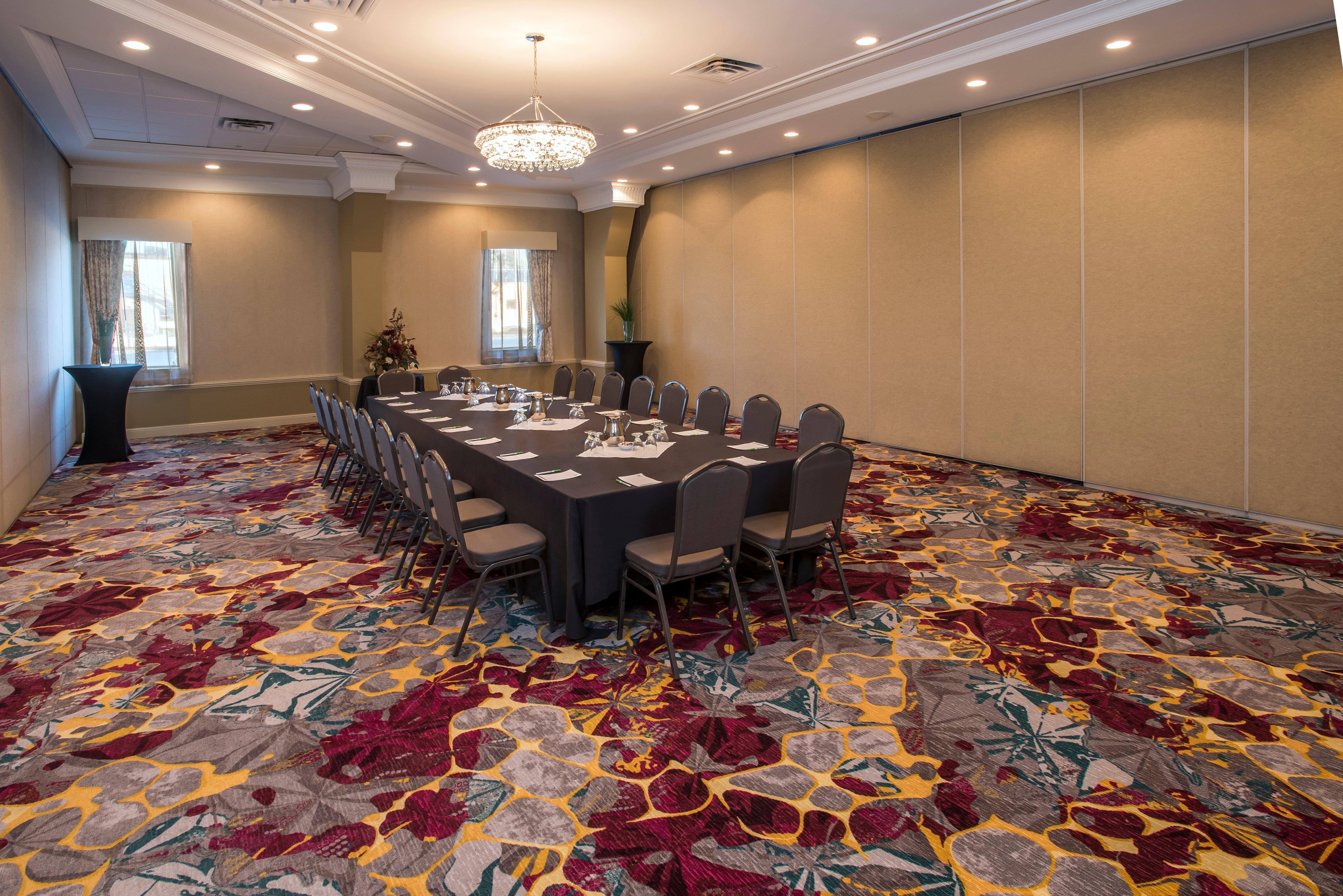 Holiday Inn Conference Centre Edmonton South By Ihg Bagian luar foto