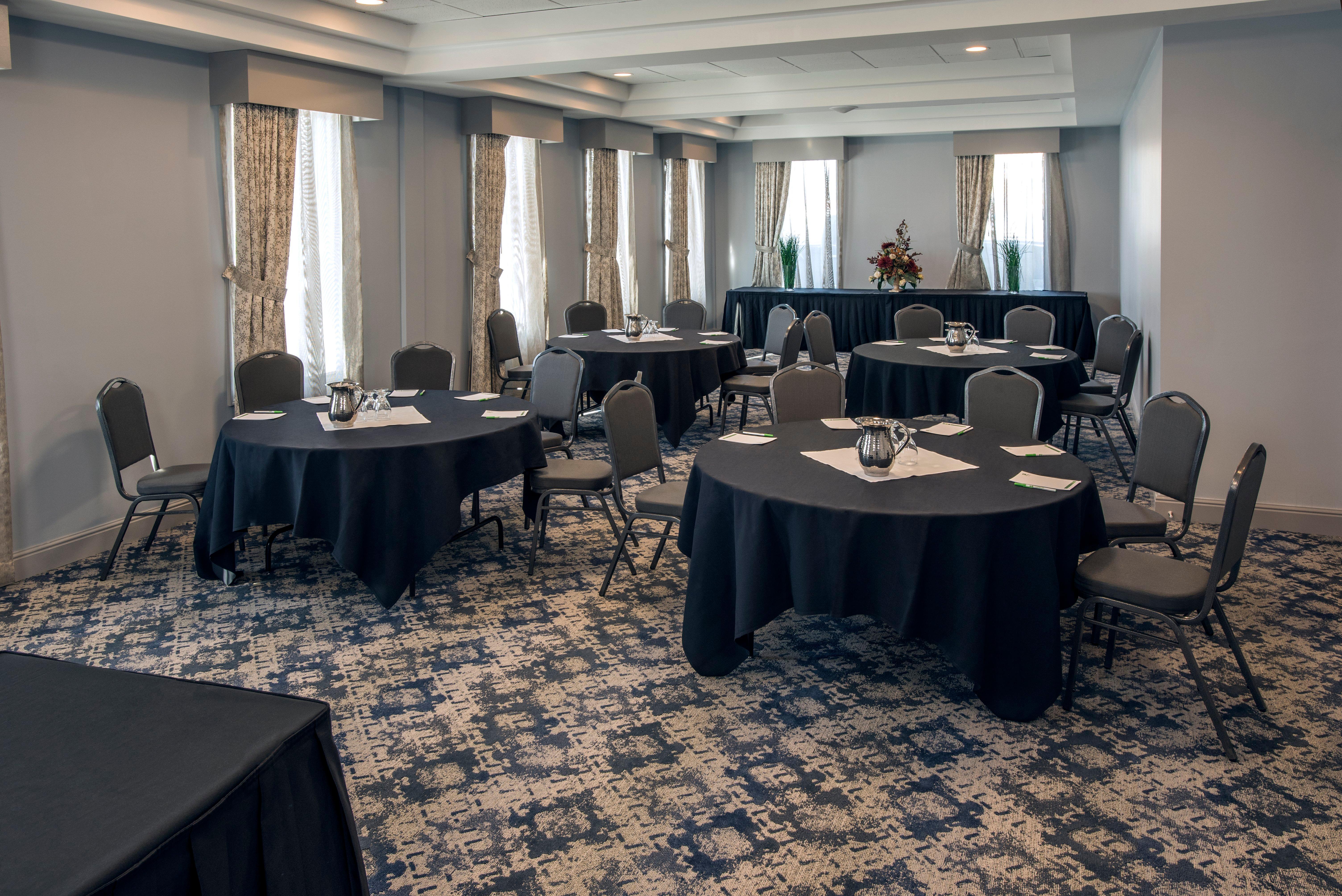 Holiday Inn Conference Centre Edmonton South By Ihg Bagian luar foto