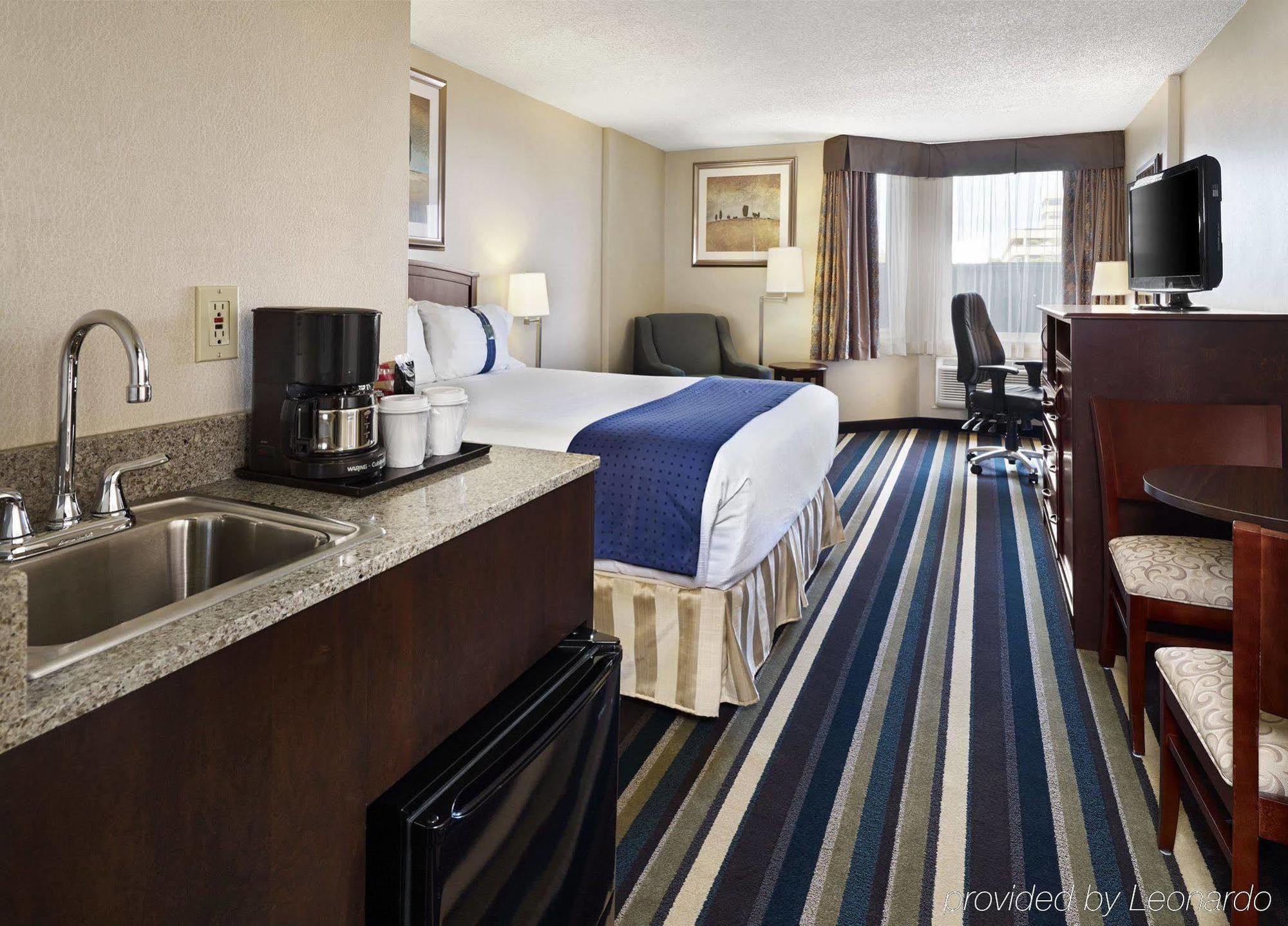 Holiday Inn Conference Centre Edmonton South By Ihg Bagian luar foto