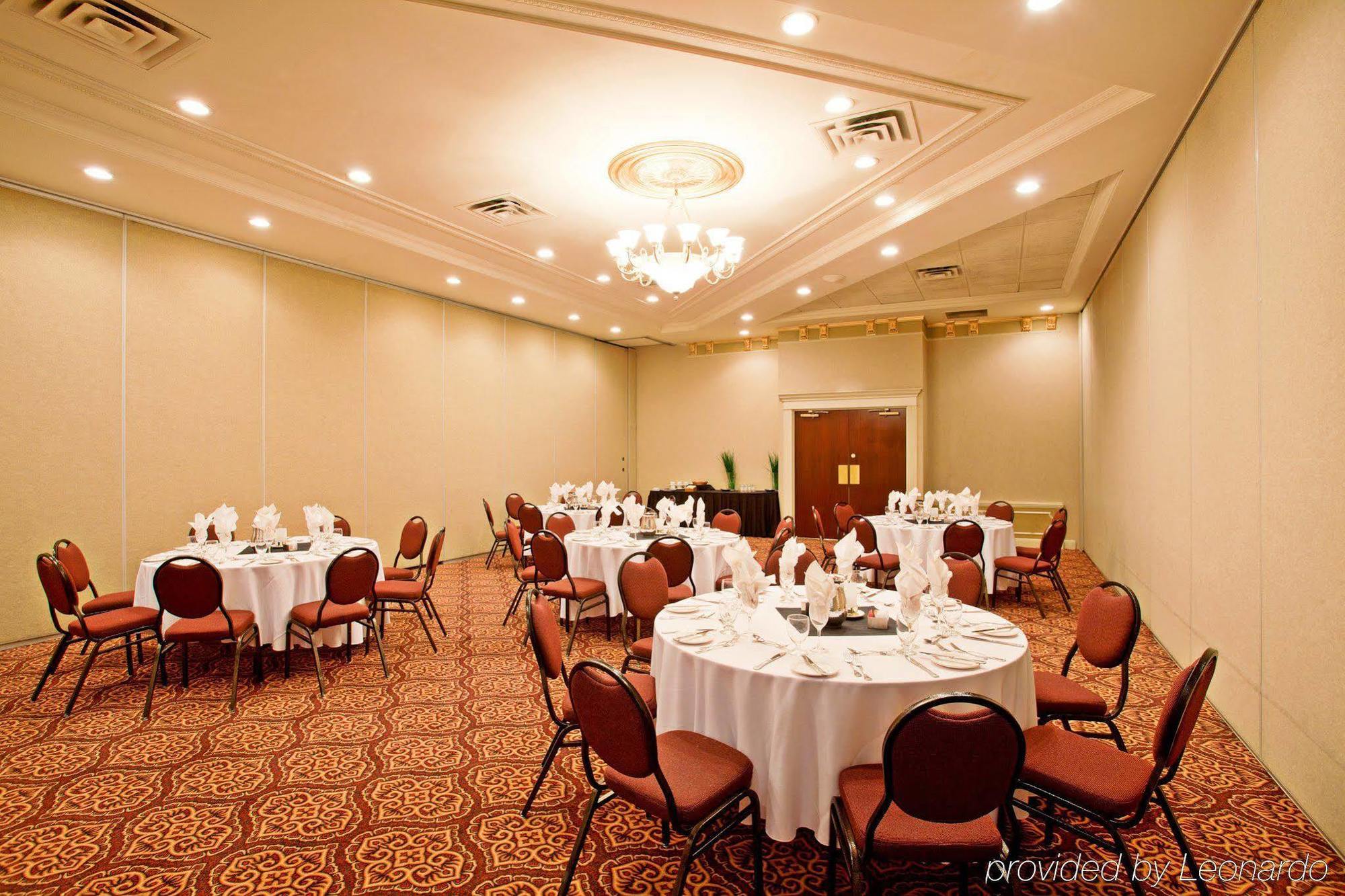 Holiday Inn Conference Centre Edmonton South By Ihg Bagian luar foto